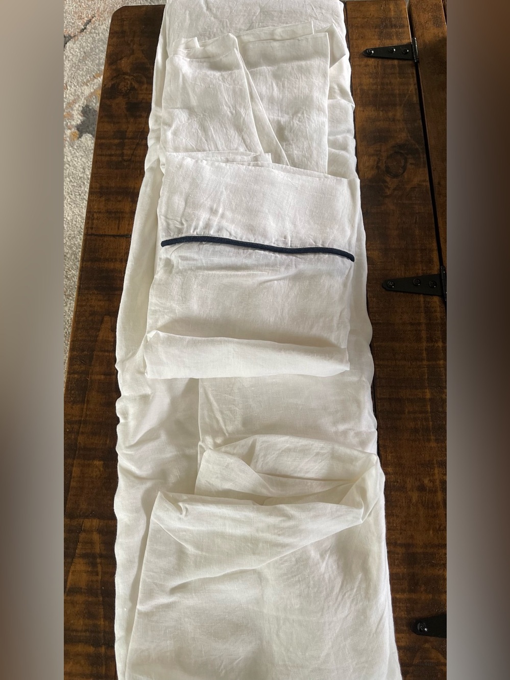 BRAND NEW Quince European Linen 3 Piece Piped Fitted Sheet Set, Queen-White/Navy - Picture 2 of 6